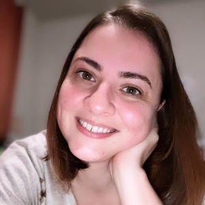 Meet your Posher, Claudia